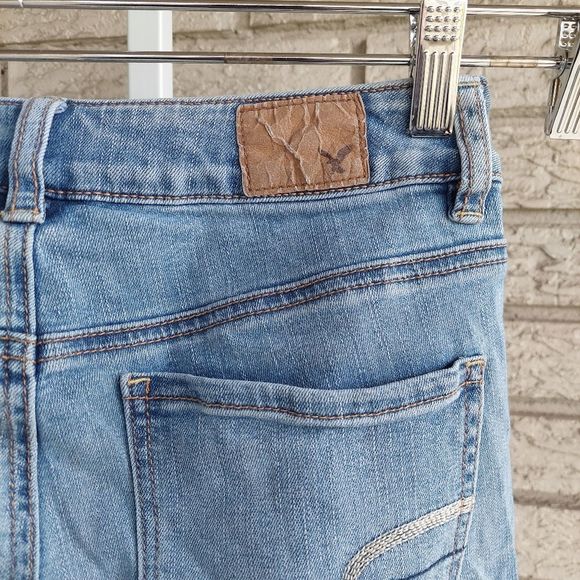 American Eagle Outfitters Light Wash Hi-Rise Jegging Super Stretch 2 EUC - Picture 2 of 8